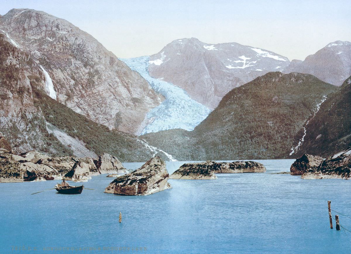 Bondhus glacier and lake, Hardanger Fjord.