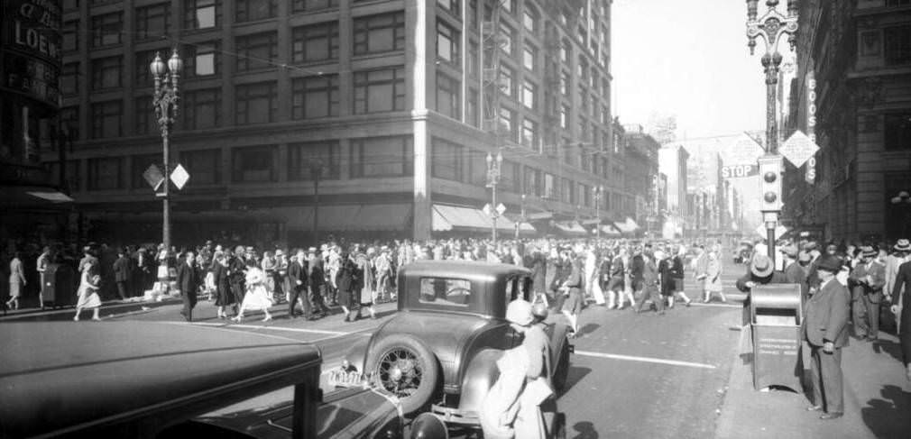 Looking north on Broadway at 7th Street, 1931