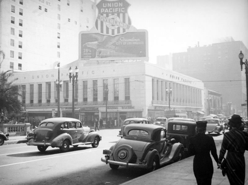 Union Pacific building, Hill and 6th streets, 1937