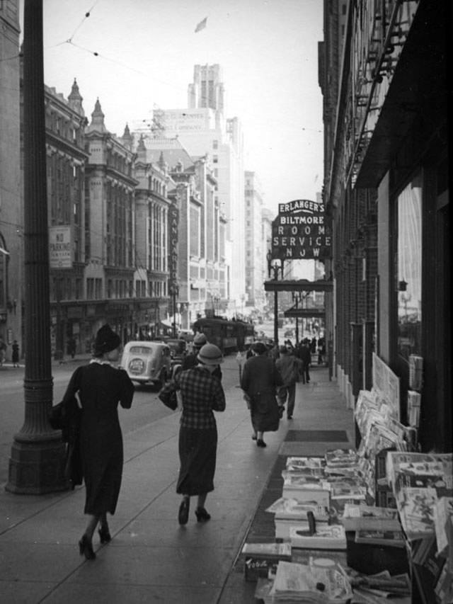 Looking east on 5th Street across Olive, 1938