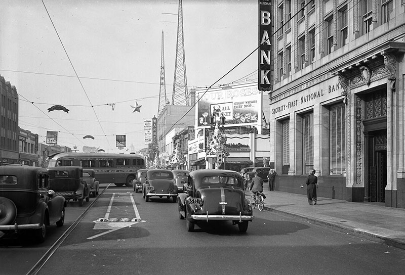 Looking west on Hollywood Boulevard at Cahuenga, 1938