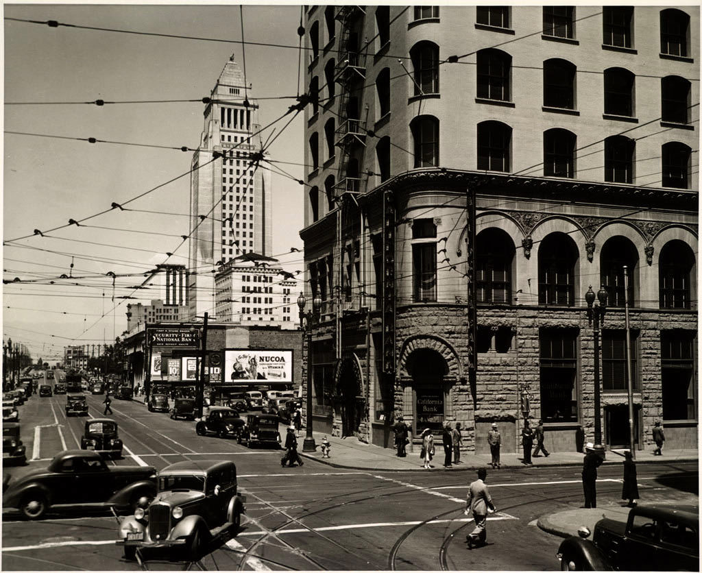 Looking north on Spring Street at 2nd, 1939