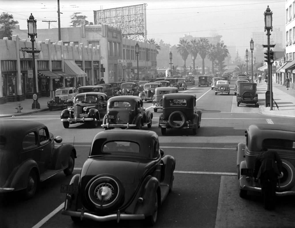 Looking west on Wilshire Boulevard at S Westlake Avenue, 1939