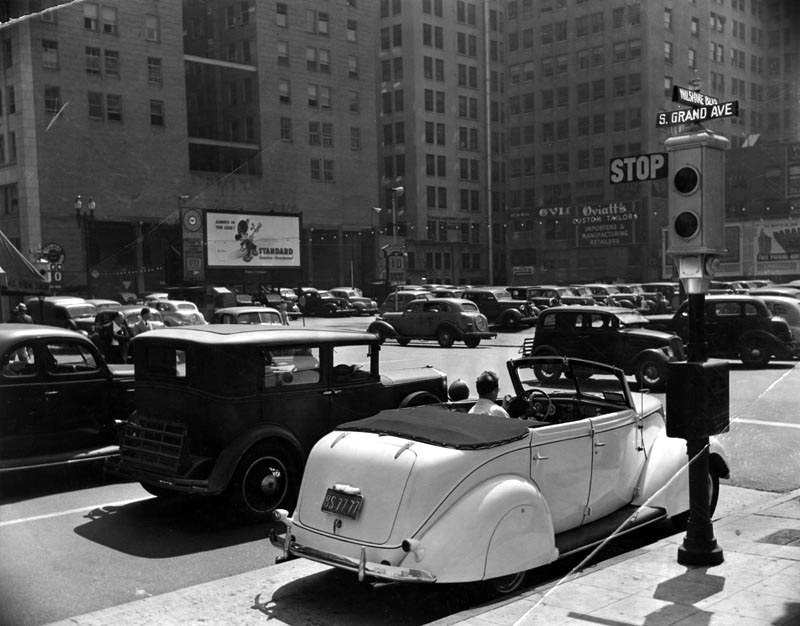 Traffic at Wilshire and South Grand Avenue, 1939
