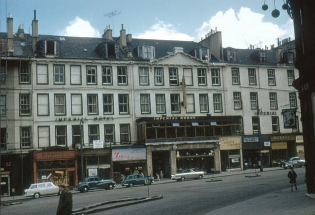 Imperial Hotel, Leith Street, from the junction with Little King Street (the pub on the right is Moir's Bar), Edinburgh, 1961