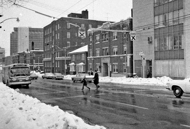 Eglinton Avenue West, Toronto