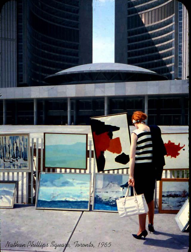 Nathan Phillips Square, Toronto