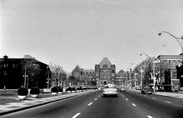 University Avenue, Toronto