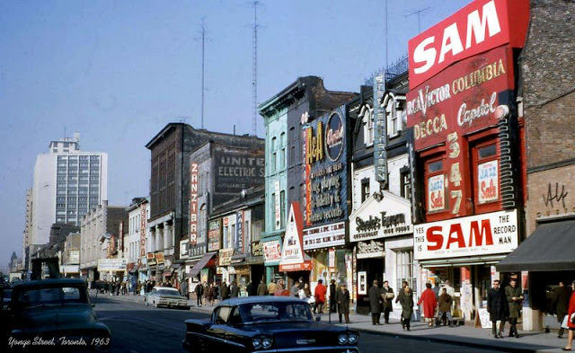 Yonge St, Toronto