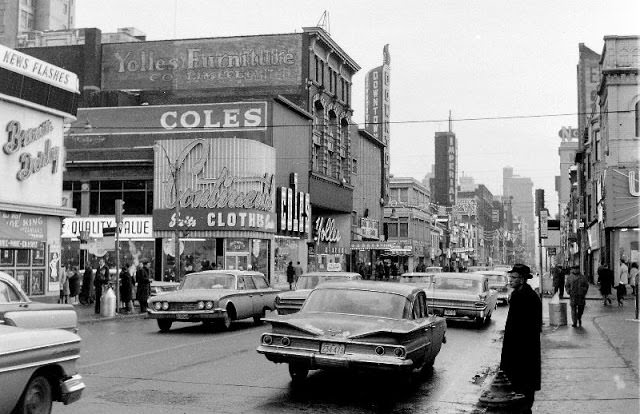 Yonge St, Toronto