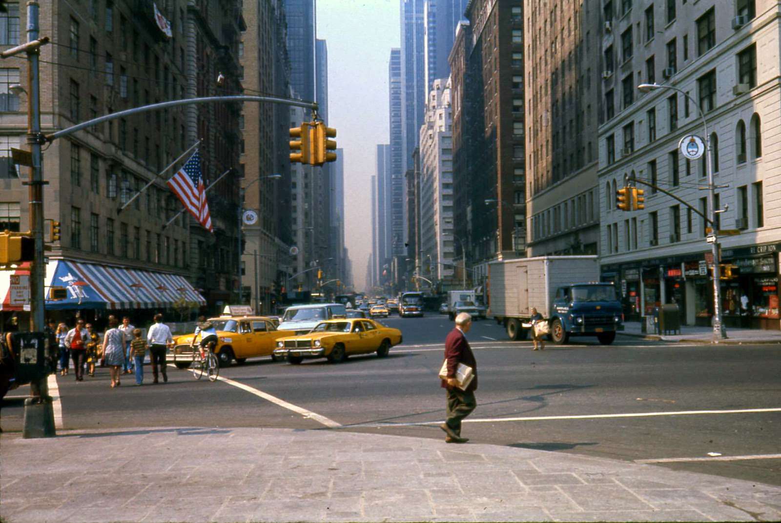 Sixth Avenue facing South from 59th Street