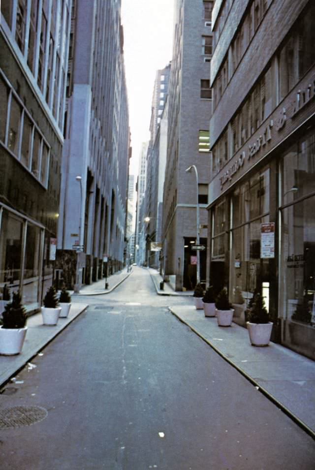 Wall Street on Sunday, photographed by Nicolai Canetti, 1976