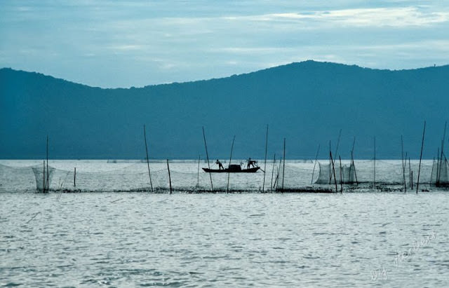 Jiangsu. Fishing on Lake Tai