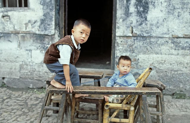 Jiangsu. Suspicious glance, Wuxi