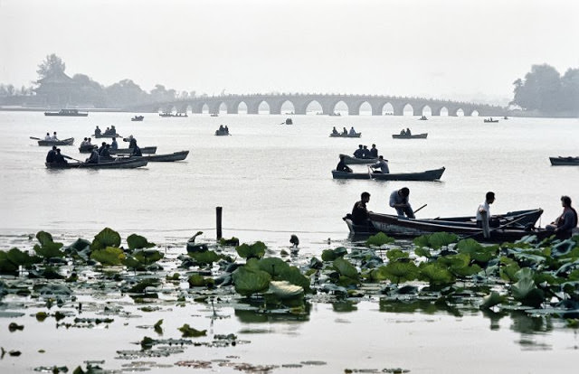 Beijing. Leisure time on the lake