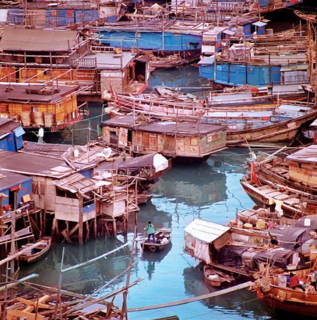 Aberdeen floating village, 1974