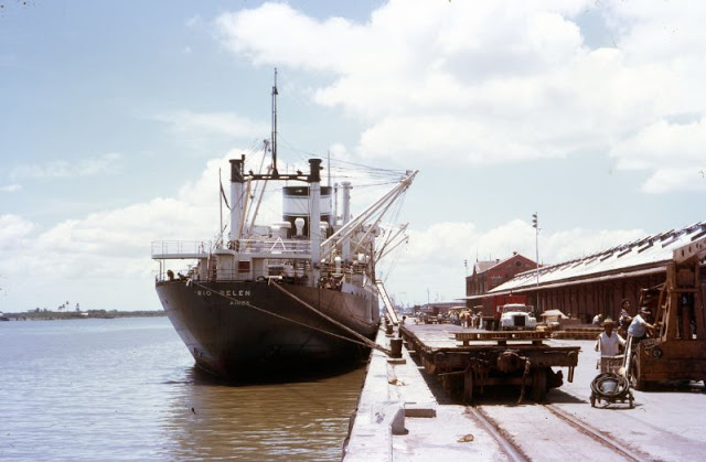 Tampico. Ship and flat top wagon at wharf