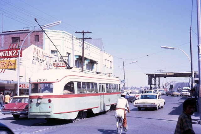 Ciudad Juárez. PCC 1509 approaching the border with USA from Mexican side, a river divides