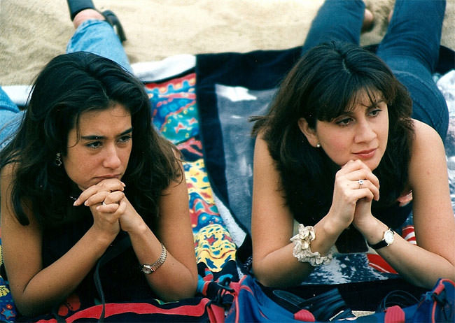 50+ Stunning Color Photos Show Life At Beaches Of Chile In The 1980s