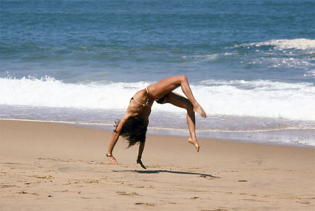 50+ Stunning Color Photos Show Life At Beaches Of Chile In The 1980s