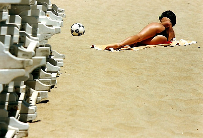 50+ Stunning Color Photos Show Life At Beaches Of Chile In The 1980s