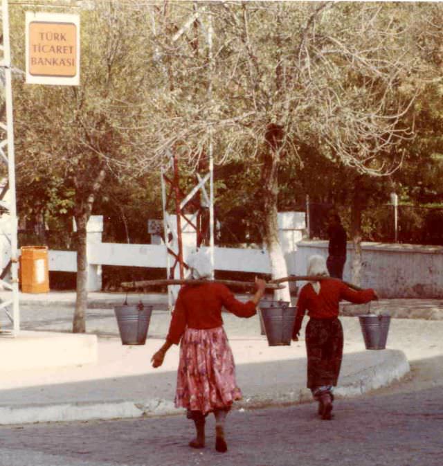 1980s Turkey: 50+ Pictures Depicting Everyday Life Of Turkish People In 1980s