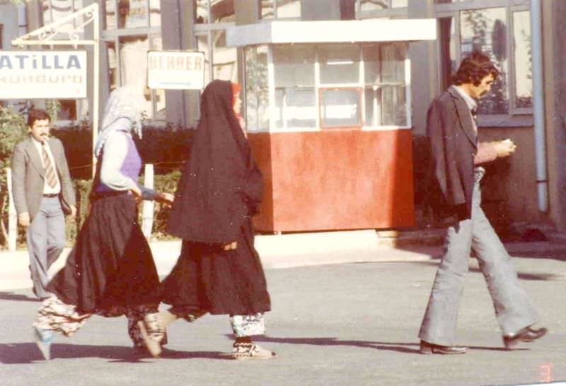 1980s Turkey: 50+ Pictures Depicting Everyday Life Of Turkish People In 1980s