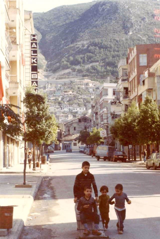 1980s Turkey: 50+ Pictures Depicting Everyday Life Of Turkish People In 1980s