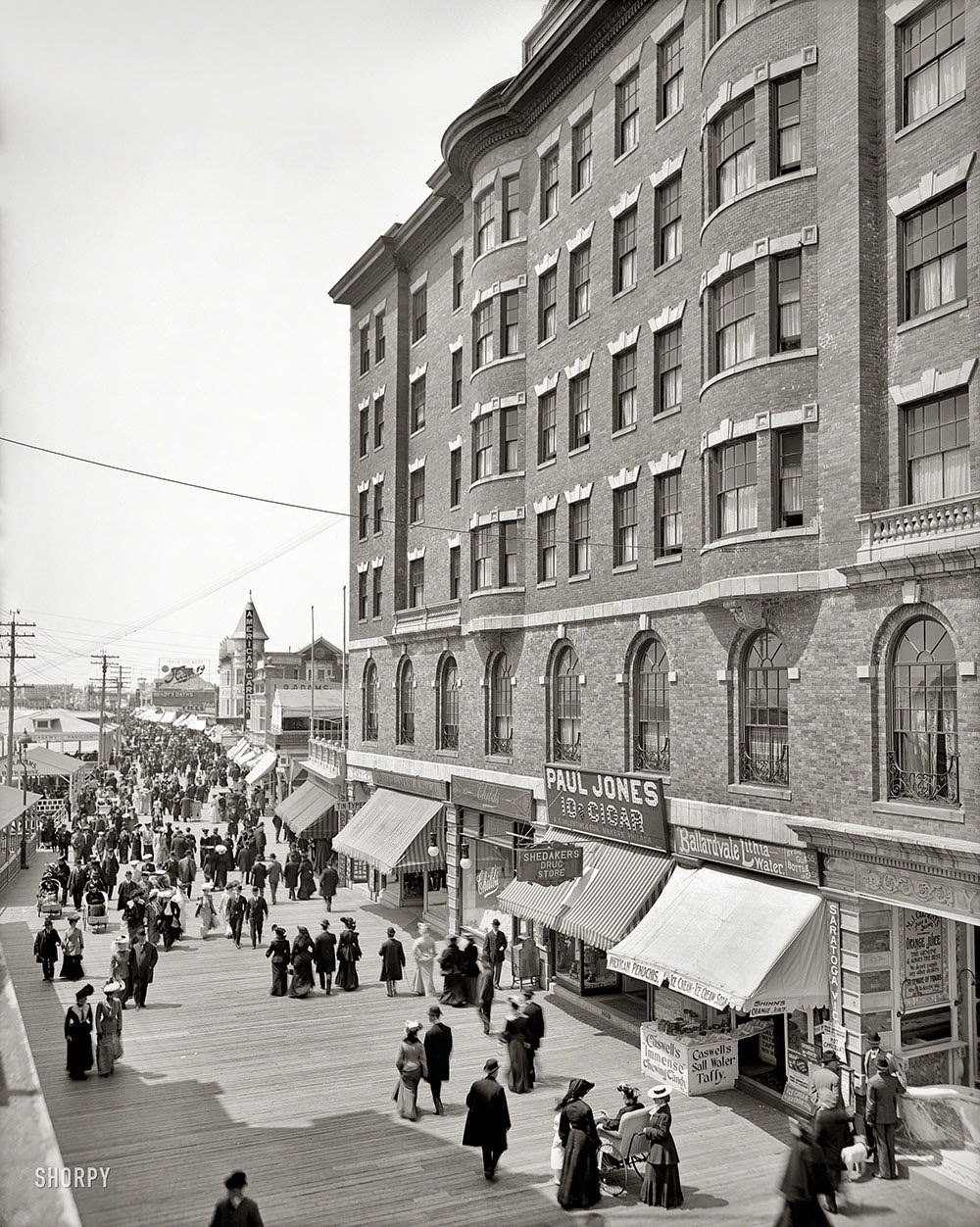 The Jersey shore circa 1904. Young's Hotel and Boardwalk, Atlantic City.