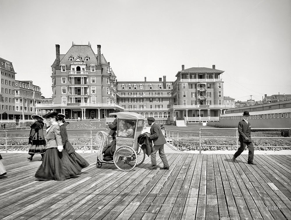 Atlantic City, New Jersey, circa 1905.