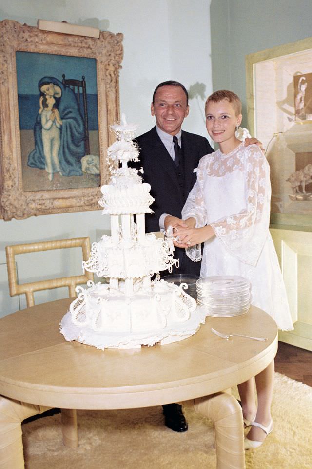 Mia Farrow married Frank Sinatra in 1966