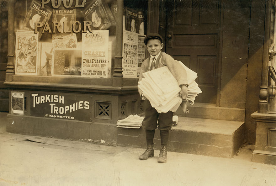 Hyman lapcoff, 1526 fourteenth st., n.w., Washington, d.c., a ten-year-old newsie from a good family, carrying a heavy load of newspapers quite a distance. This is a common occurrence and is bad for the little fellows. Location: Washington (d.c.)