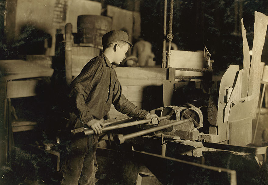 At the “glory hole.” A midnight scene in a n.j. Glass works. His name in Edwin cope, 18, mt. Vernon[?]. His mother read me the date of his birth from the family record–mar. 26, 1996 [i.e., 1896]. This proves him to be 13 years old. Location: Bridgeton, new jersey