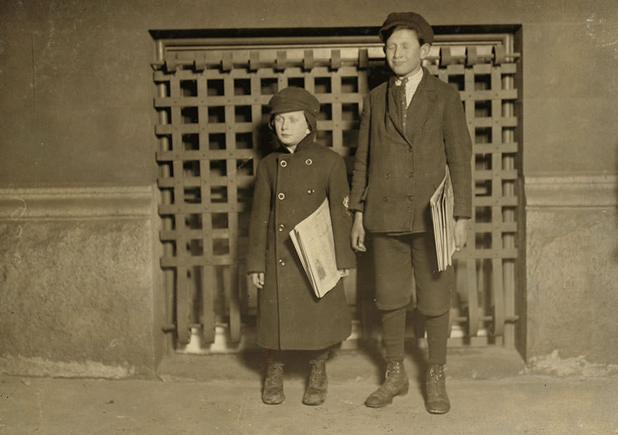 8 p.m. Harry Laudeman, 13 years old. Has sold papers for 7 years. Brother, Morris, 7 years old 46 inches high. Location: Hartford, Connecticut