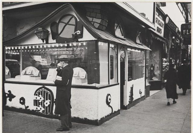 Chock Full O'Nuts on Lexington Avenue and 86th Street