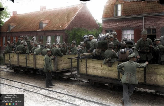 German troops loading for transport to the front, circa 1915
