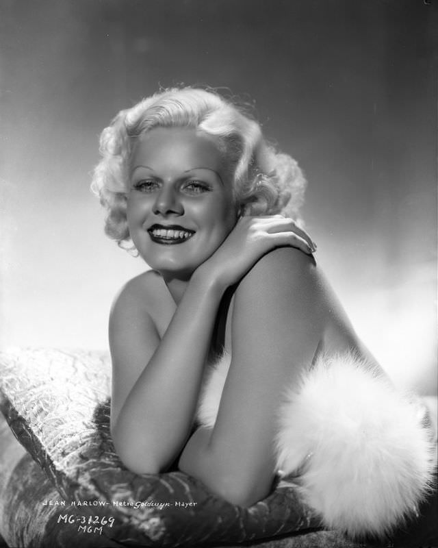 Hollywood's Sex Goddess: 50+ Glamorous Photos Of Jean Harlow From Her Career