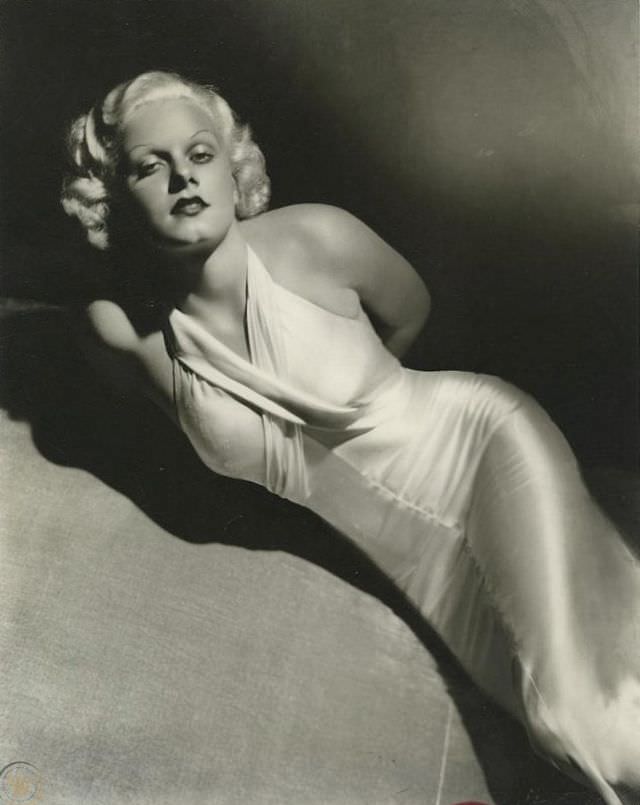 Hollywood's Sex Goddess: 50+ Glamorous Photos Of Jean Harlow From Her Career