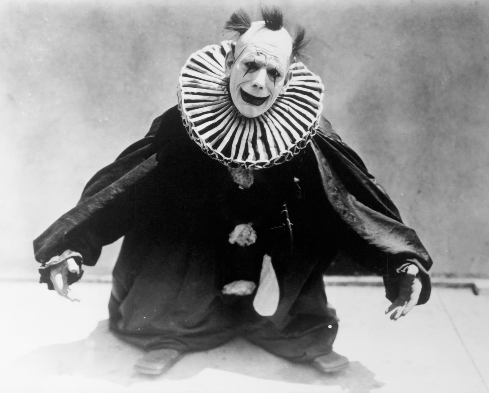 Lon Chaney as a friendly neighborhood clown, He, in the 1924 MGM silent movie He Who Gets Slapped