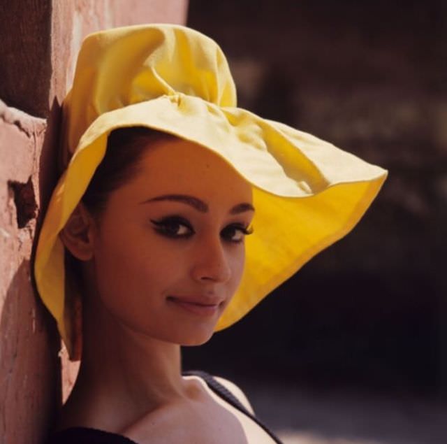 Italian Classic Beauty: 50+ Gorgeous Color Photos Of Raffaella Carrà From Her Career