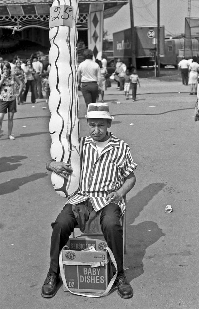 50+ Candid Nostalgic Photos From Michigan State Fair Of 1973