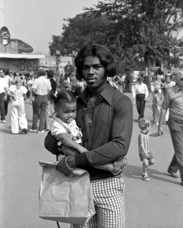 50+ Candid Nostalgic Photos From Michigan State Fair Of 1973