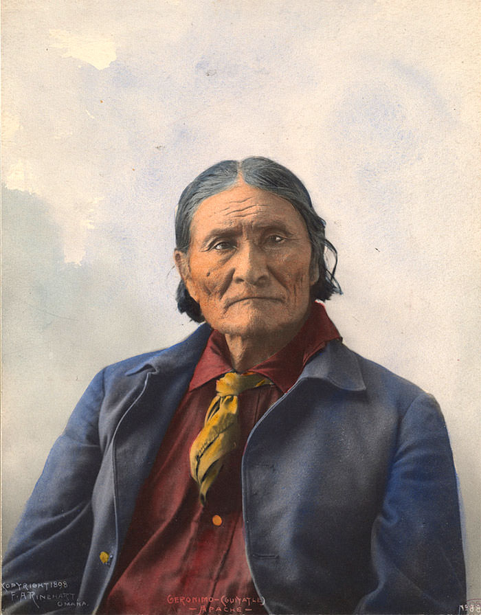 Geronimo (goyaalé). Apache. 1898. Photo By F.a. Rinehart