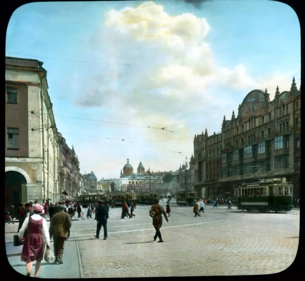 Teatralny proezd towards the Lubyanka.