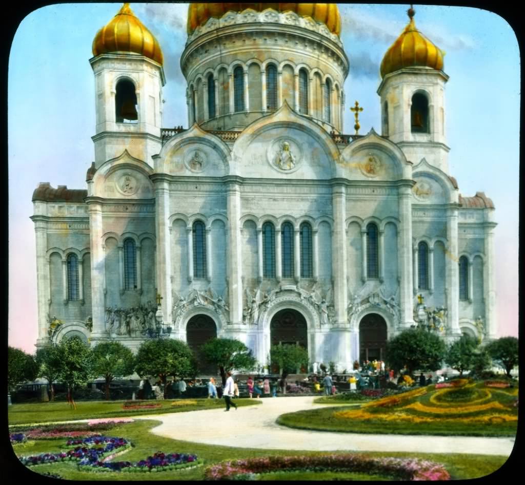 The Christ Savior cathedral, blown up in 1931