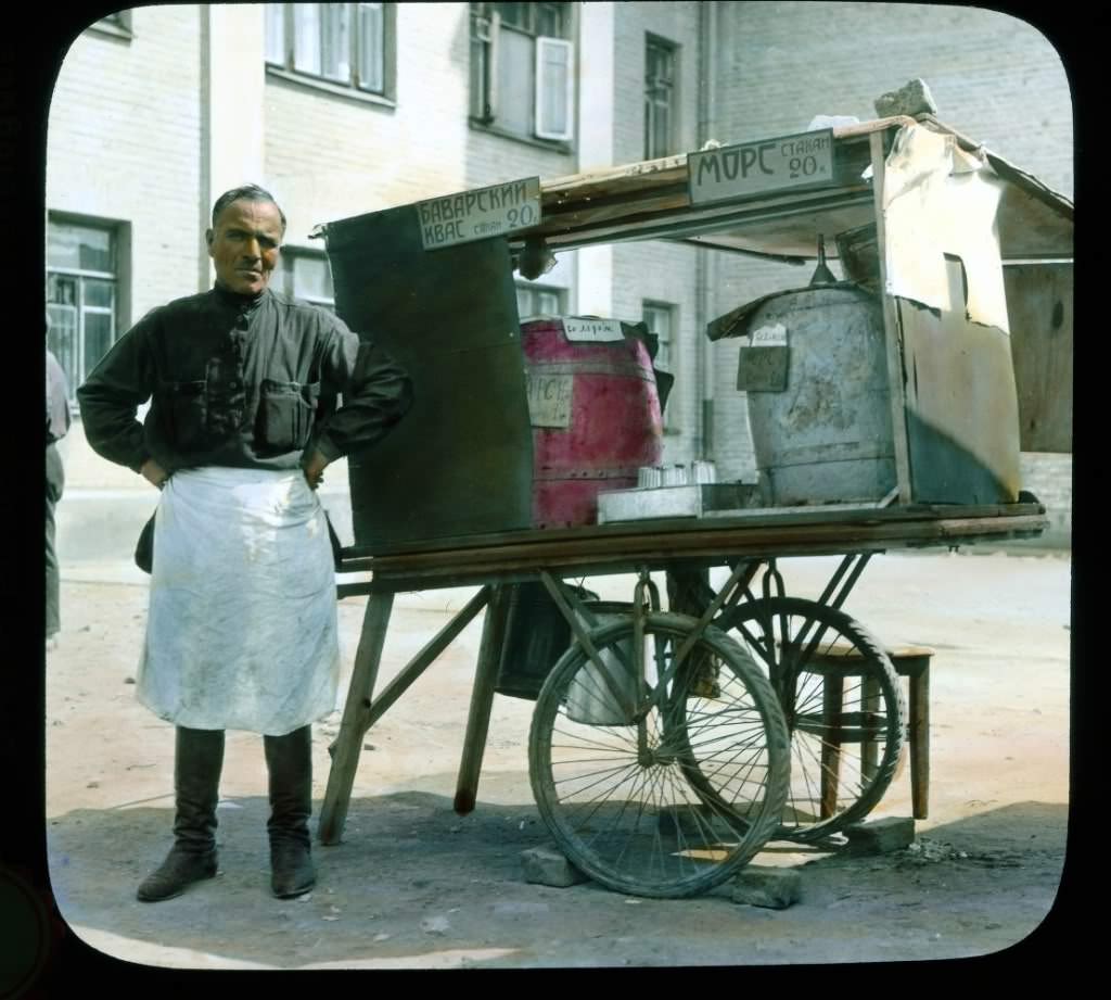 Kvas and mors (berry beer) seller.