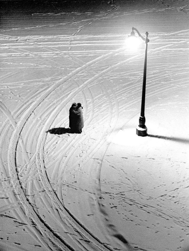 The embrace, Paris, 1934