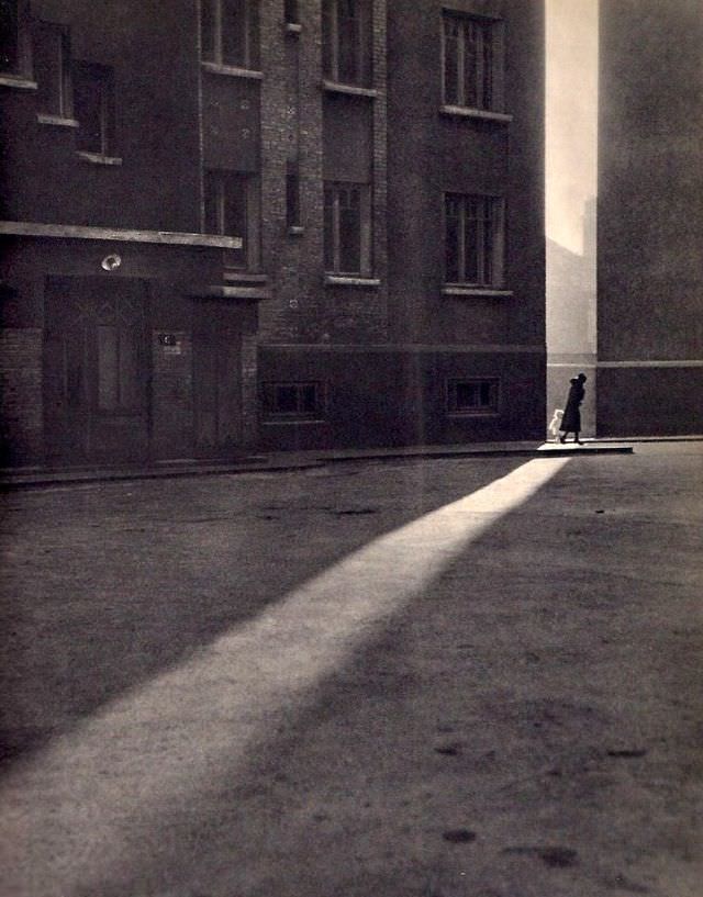 Paris street, 1935