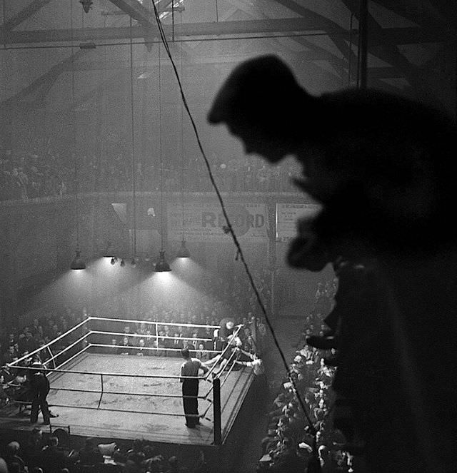 The squared circle, France, 1937