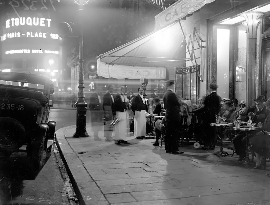 A cafe in 1929